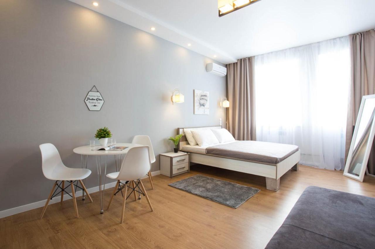 Lux Studio Near Metro Yaroslava Mudroho, Universytet - Chernyshevska Str 95-4 Kharkiv Eksteriør billede