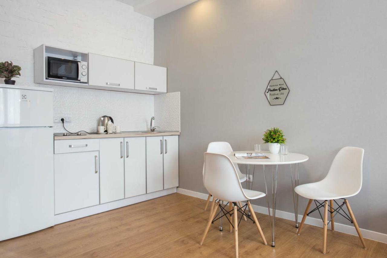 Lux Studio Near Metro Yaroslava Mudroho, Universytet - Chernyshevska Str 95-4 Kharkiv Eksteriør billede